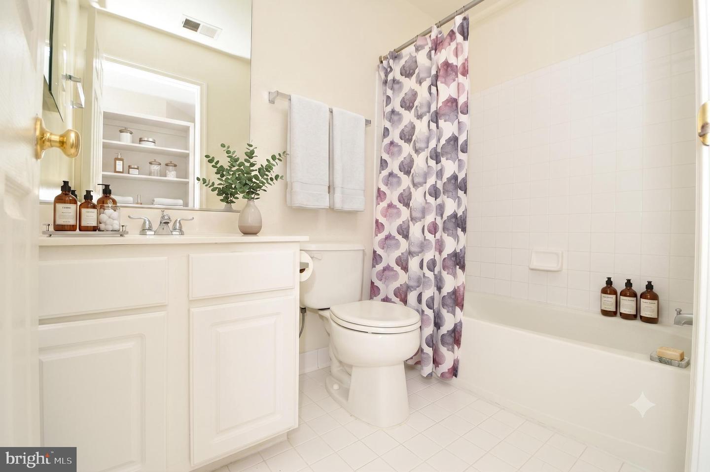 628-b Main St #628b Property Photo 16