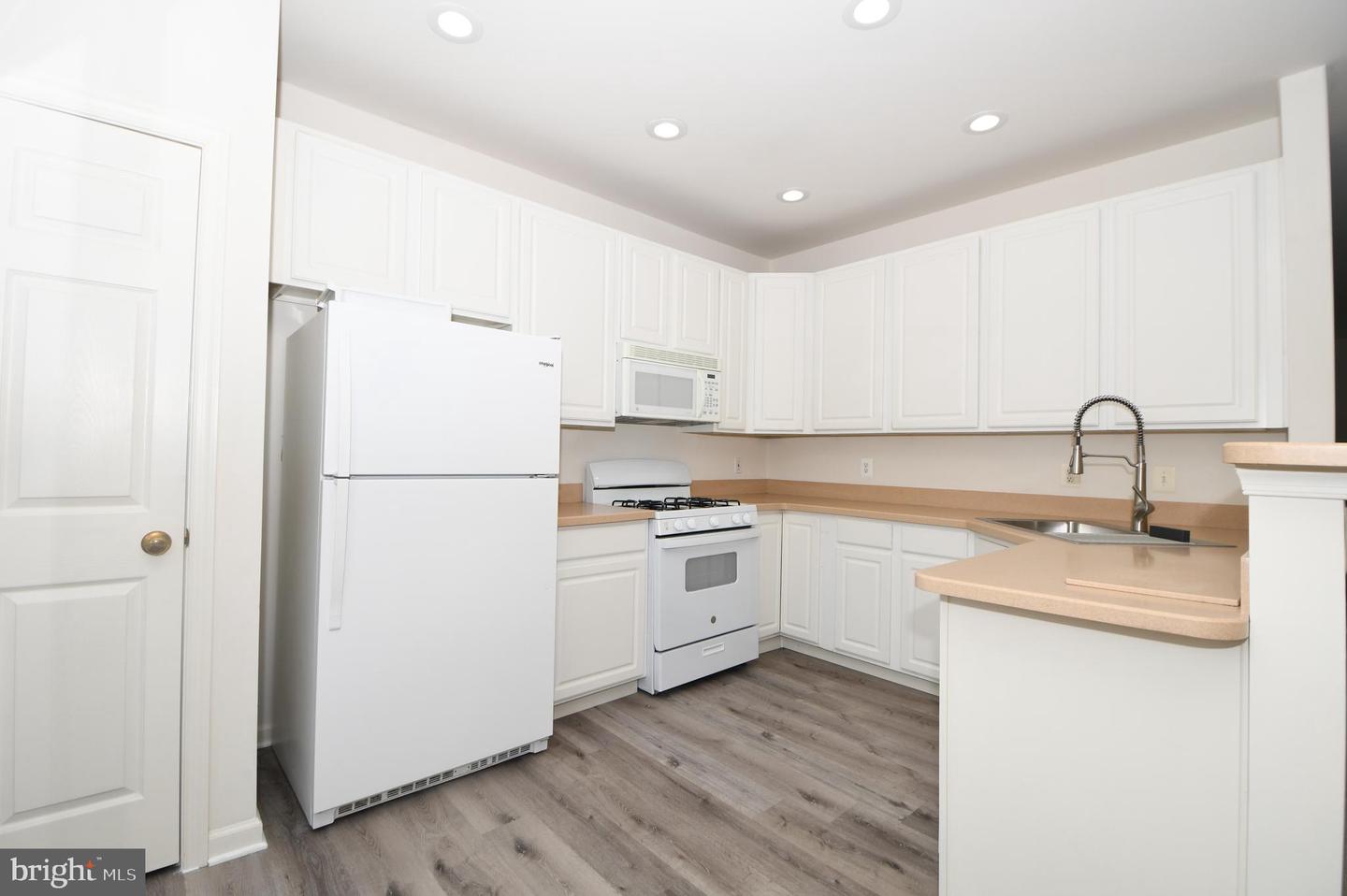 628-b Main St #628b Property Photo 41