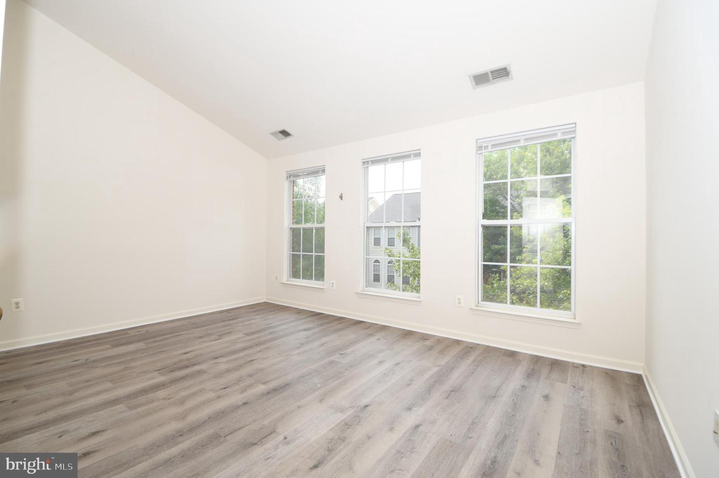 628-b Main St #628b Property Photo 45
