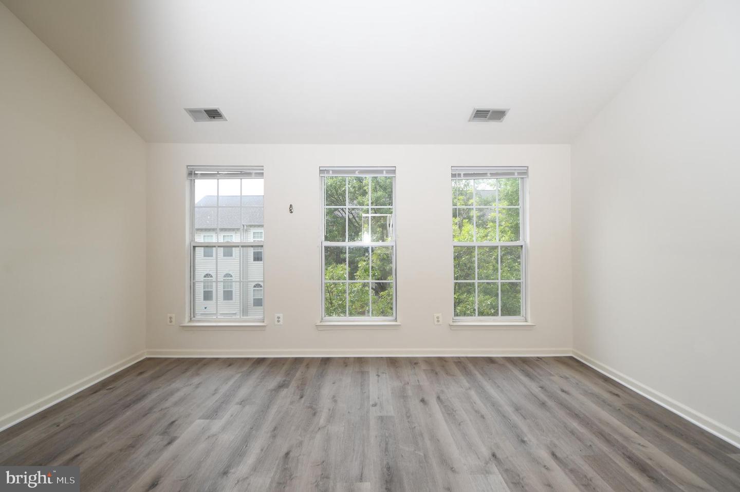 628-b Main St #628b Property Photo 46