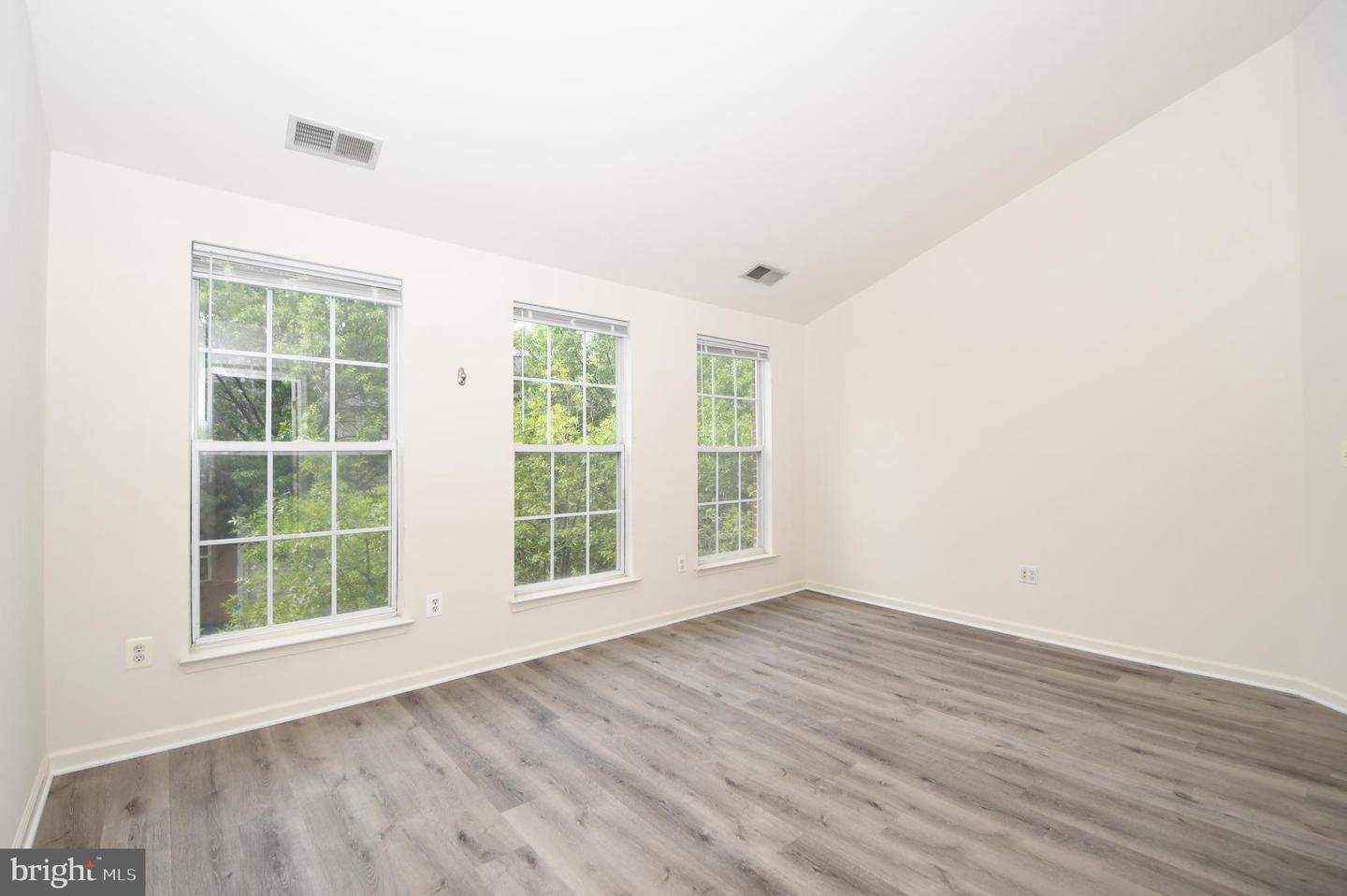 628-b Main St #628b Property Photo 47