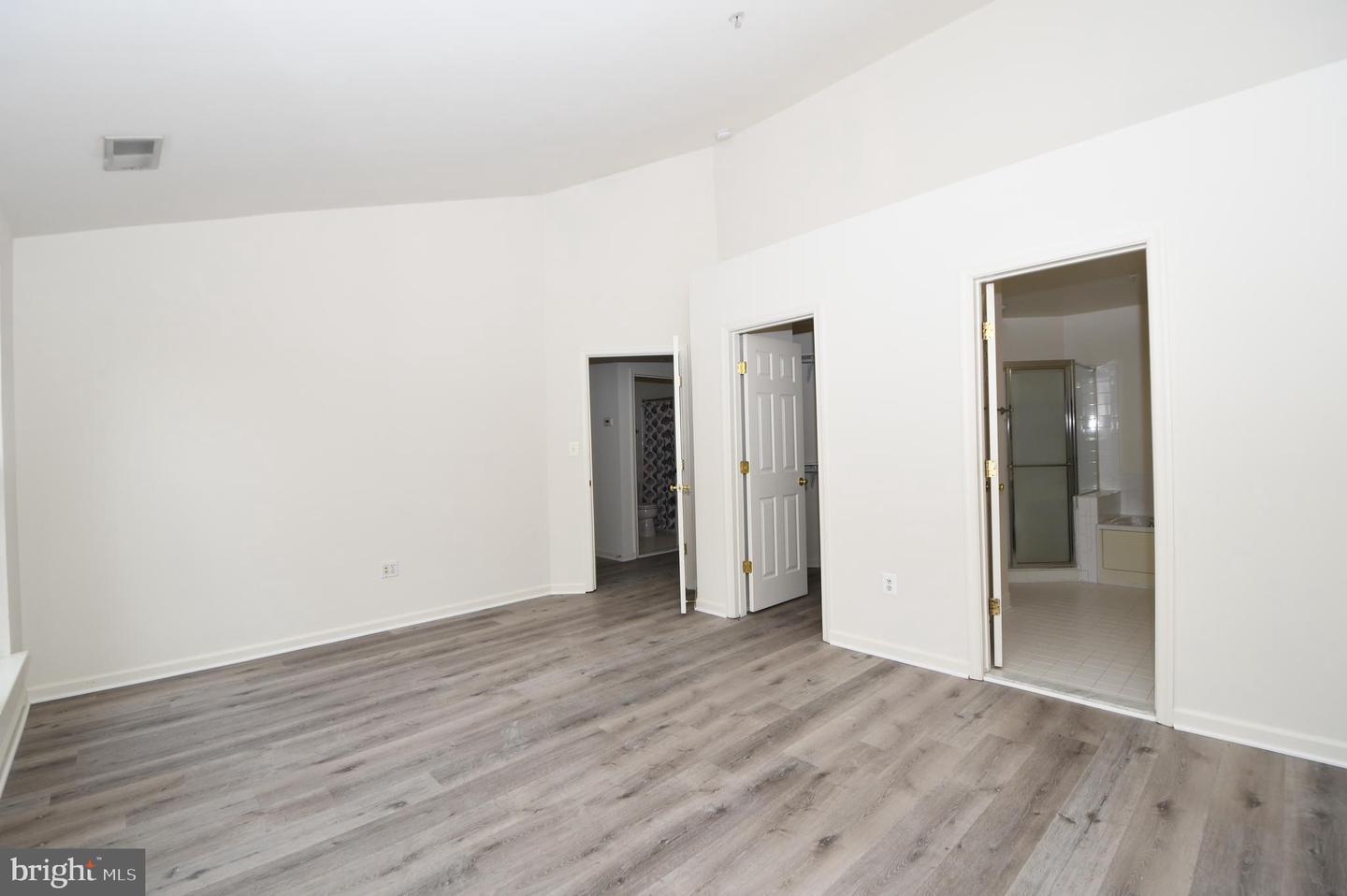 628-b Main St #628b Property Photo 54