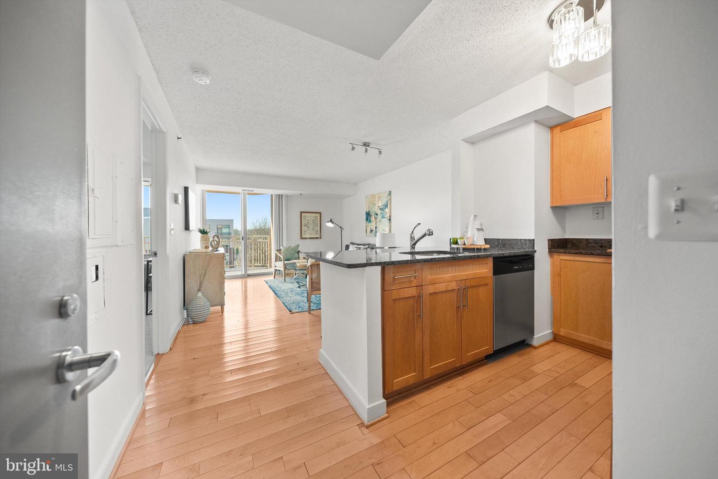 7500 Woodmont Ave #s820 Property Photo 2