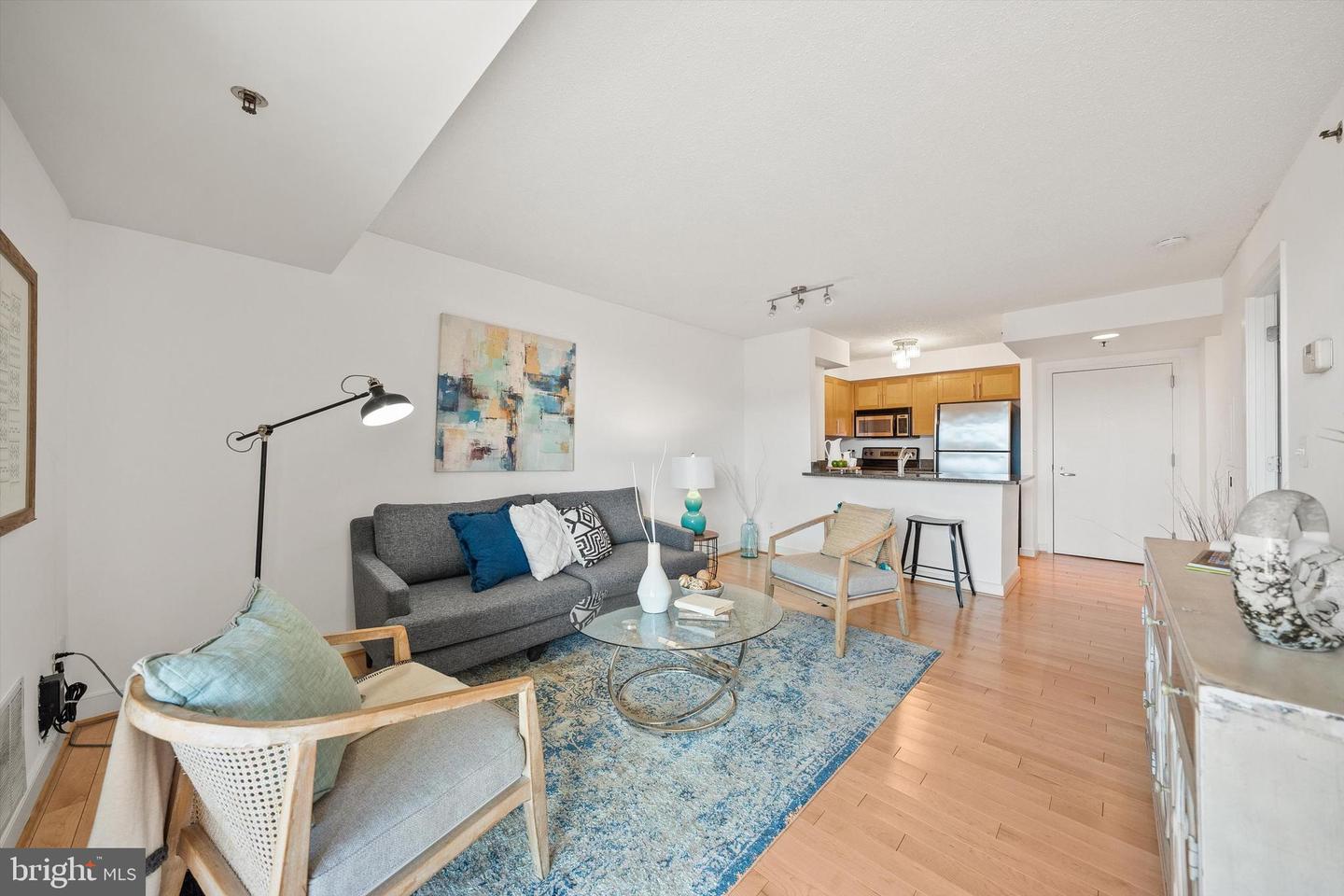 7500 Woodmont Ave #s820 Property Photo 10