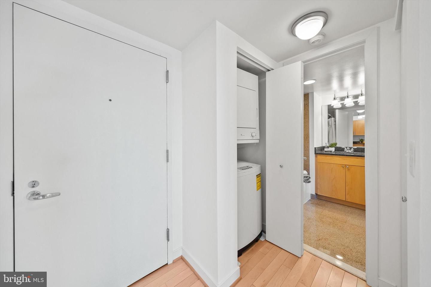 7500 Woodmont Ave #s820 Property Photo 19
