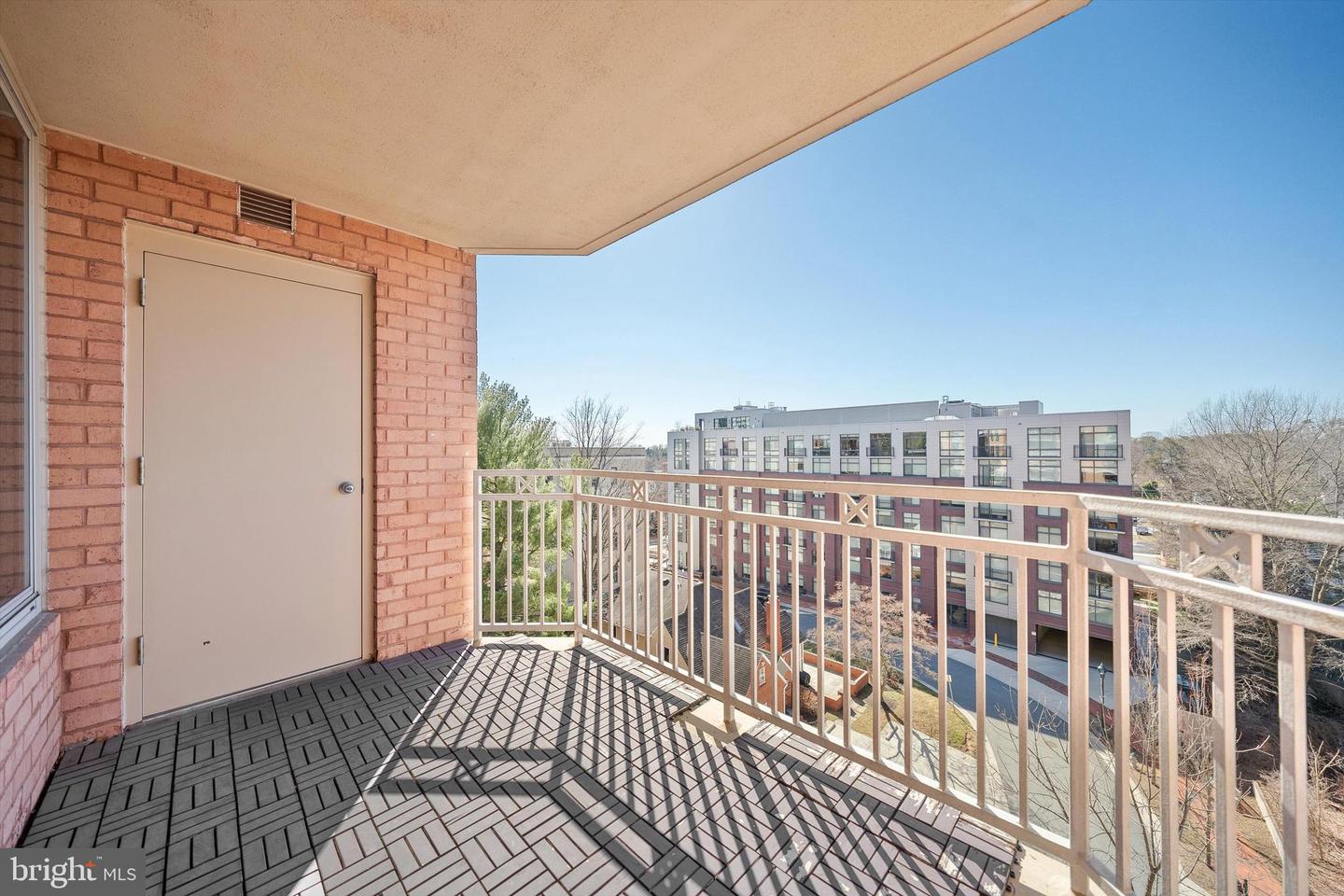 7500 Woodmont Ave #s820 Property Photo 21