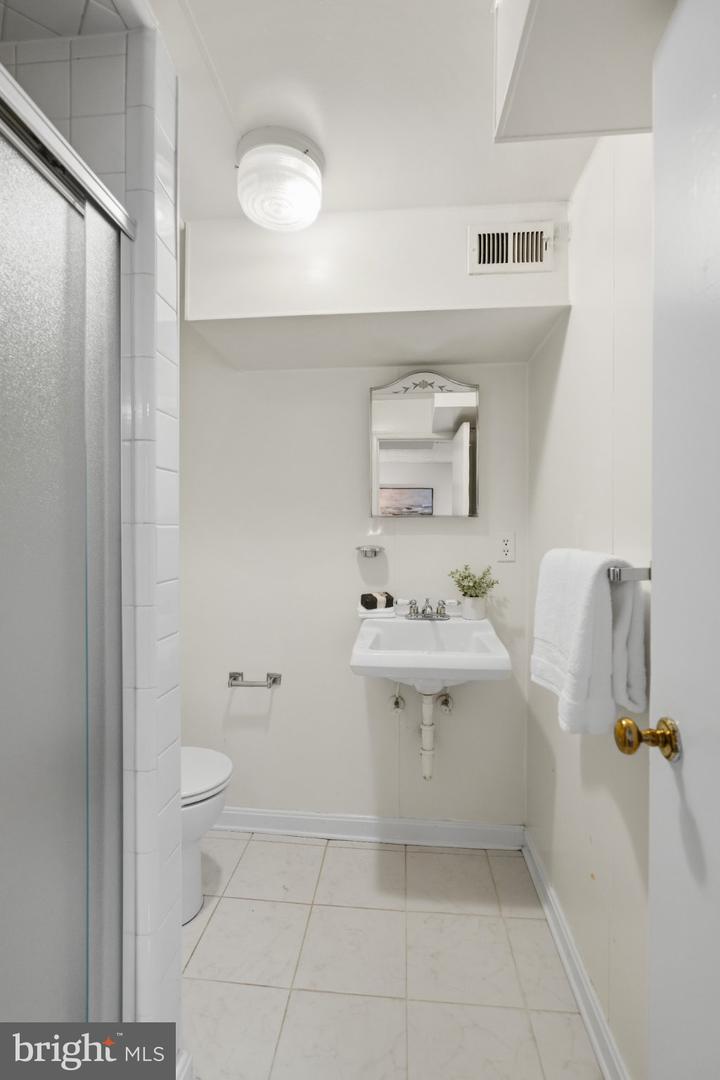 4900 Greenway Dr Property Photo 42