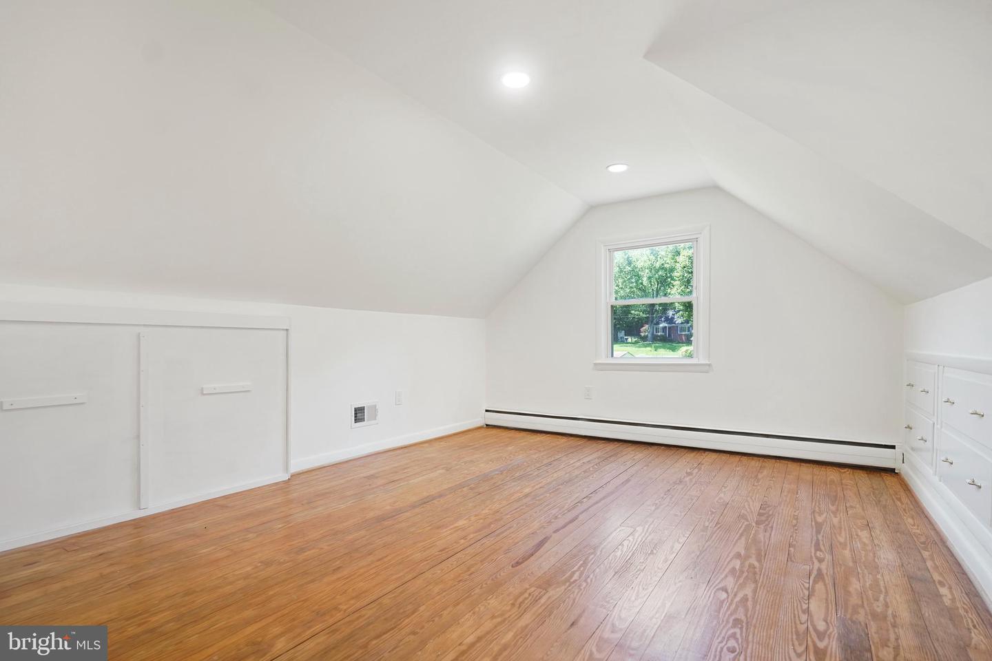26904 Overlook St Property Photo 14