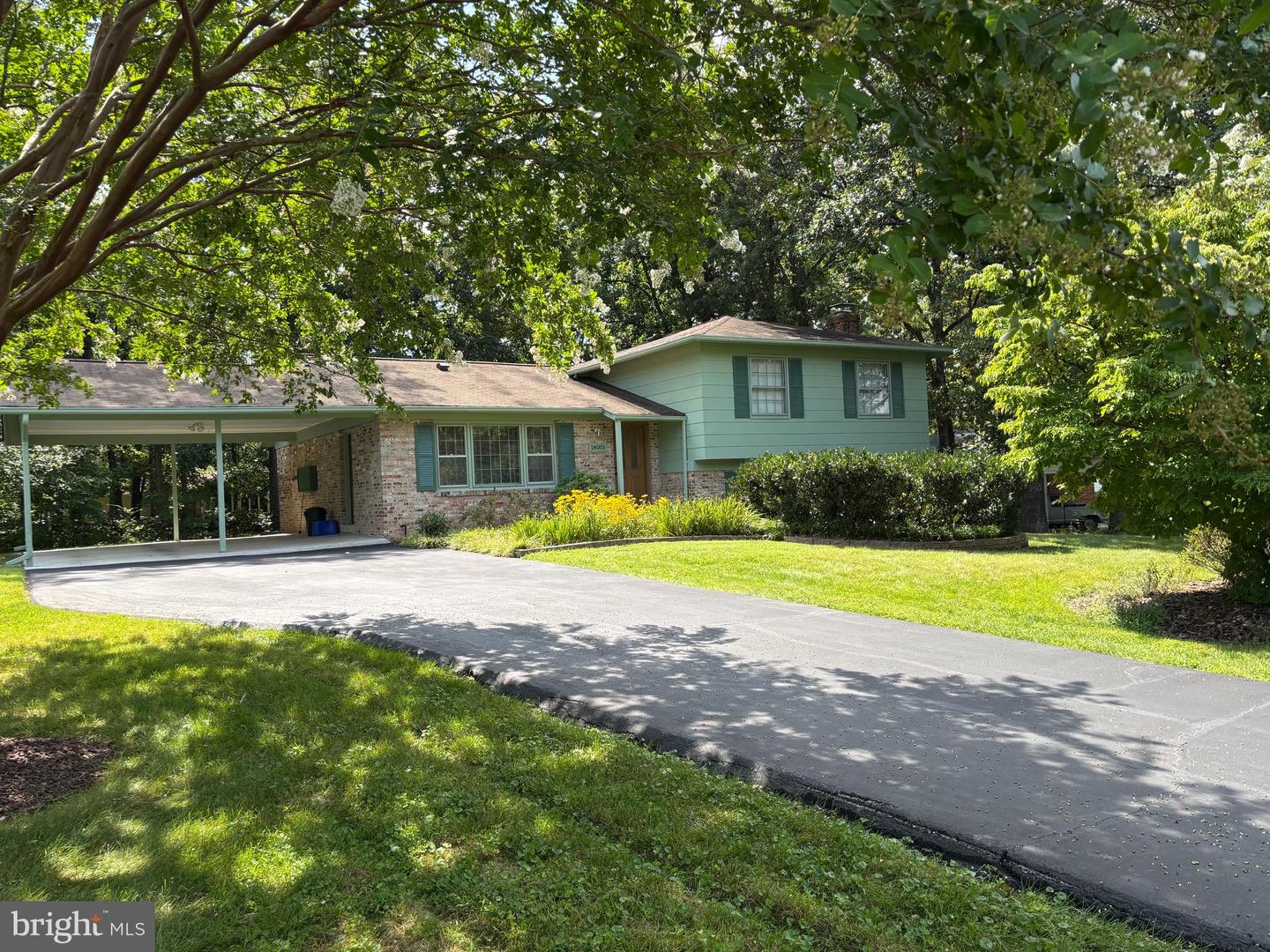 18001 Mill Creek Dr Property Photo 1
