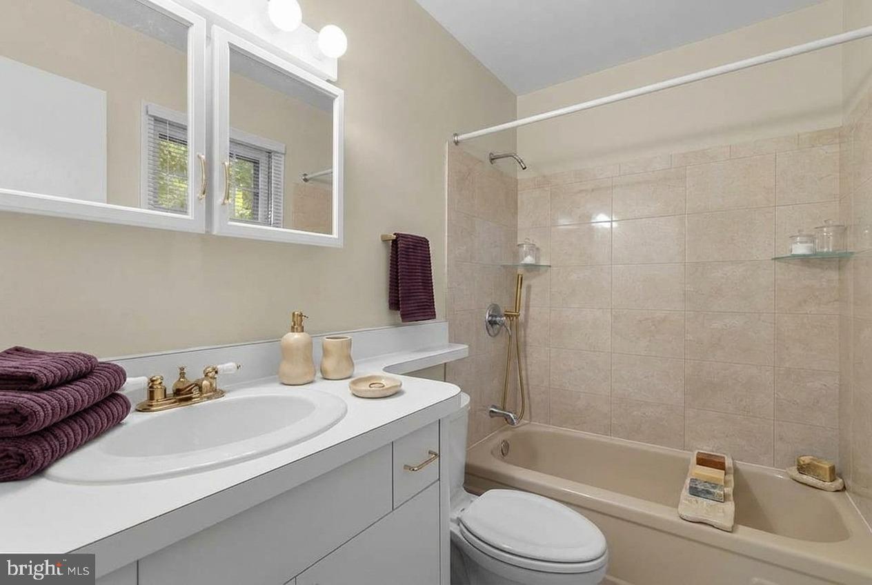 18001 Mill Creek Dr Property Photo 17