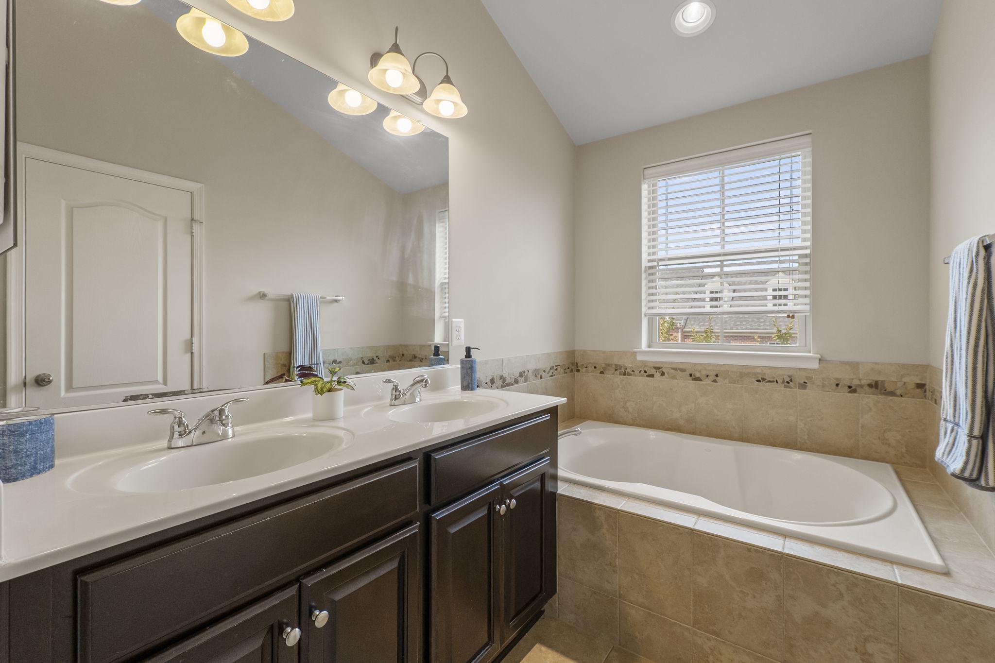 11890 Country Squire Way Property Photo 25