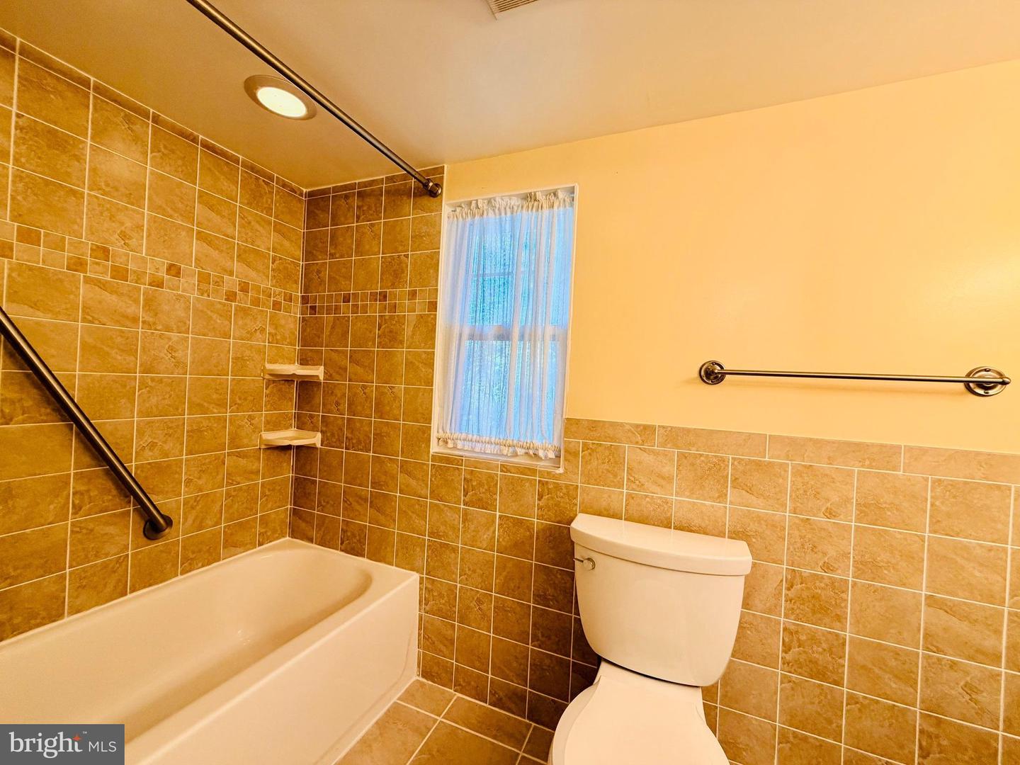 907 Heron Dr Property Photo 15