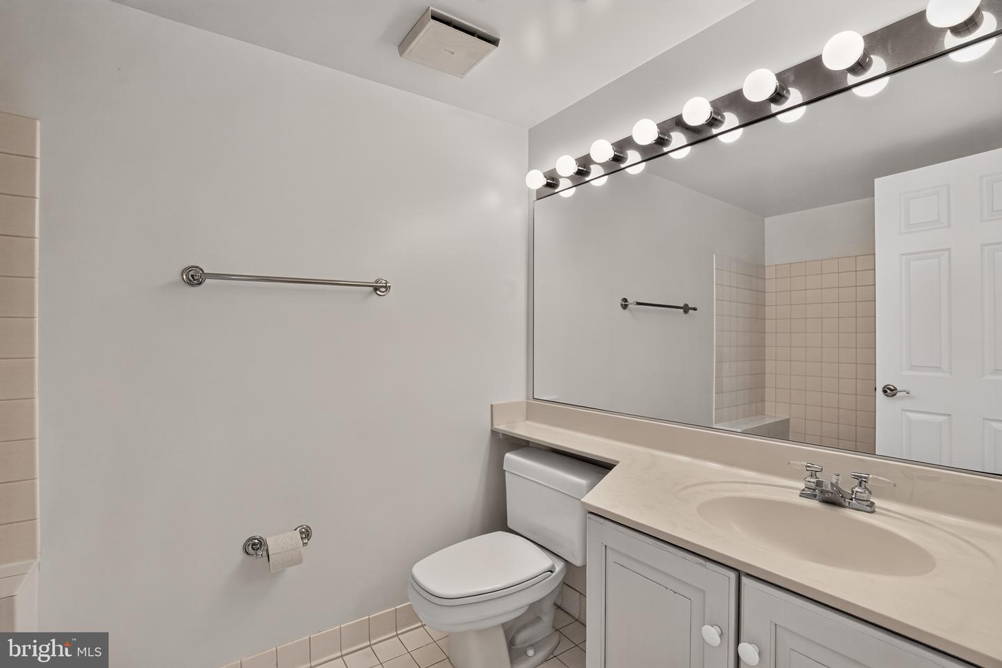 5809 Nicholson Ln #1505 Property Photo 16