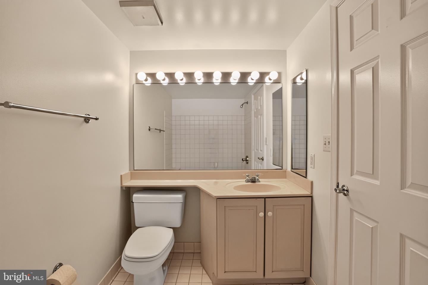5809 Nicholson Ln #1505 Property Photo 17