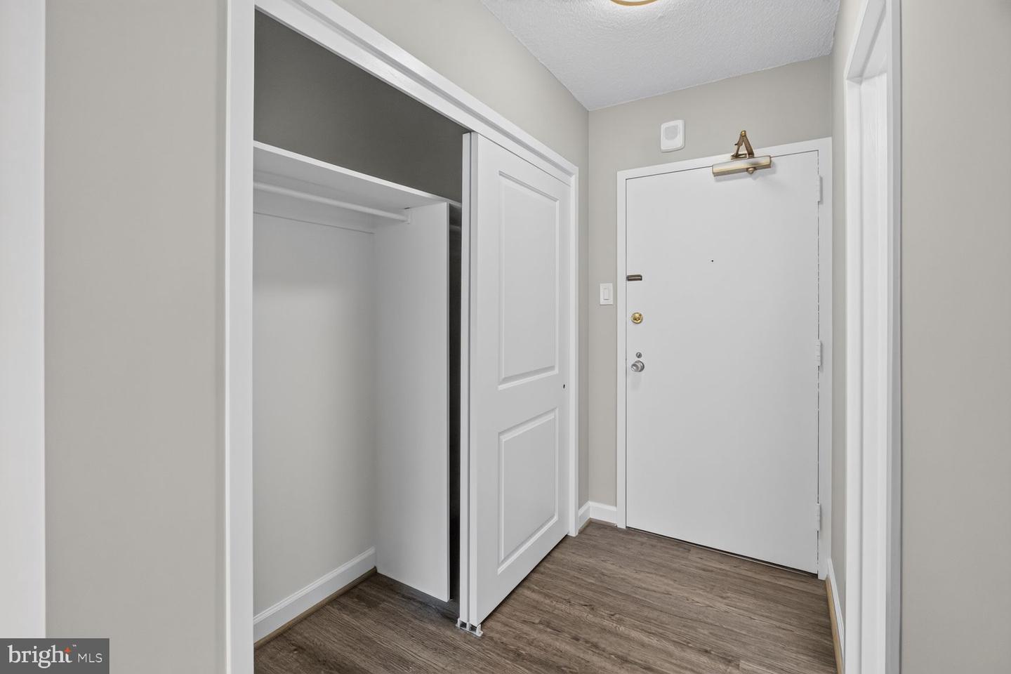 5500 Friendship Blvd #1121n Property Photo 8