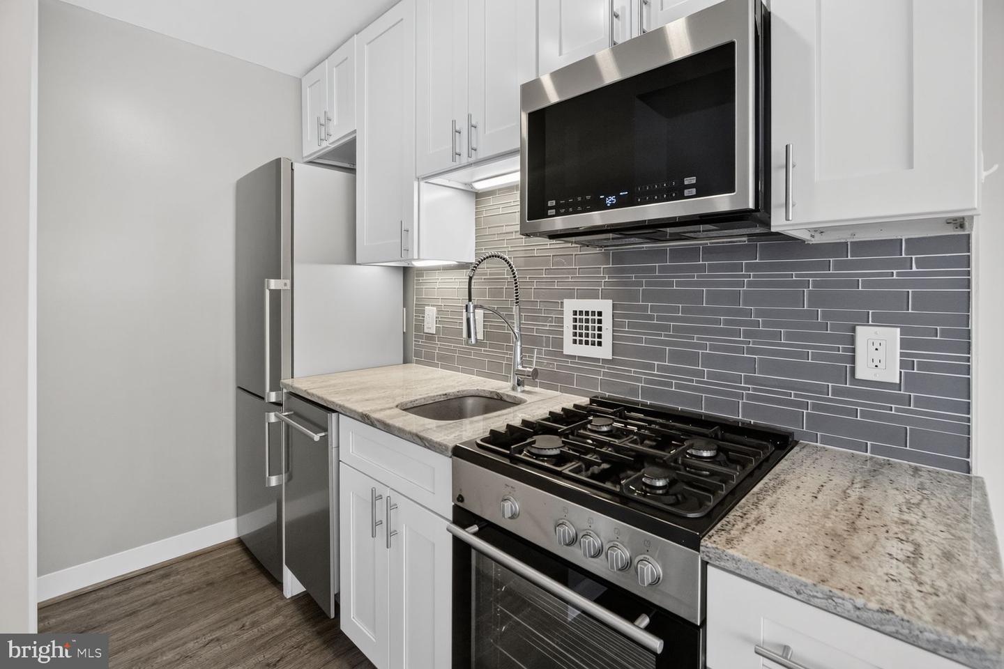 5500 Friendship Blvd #1121n Property Photo 12