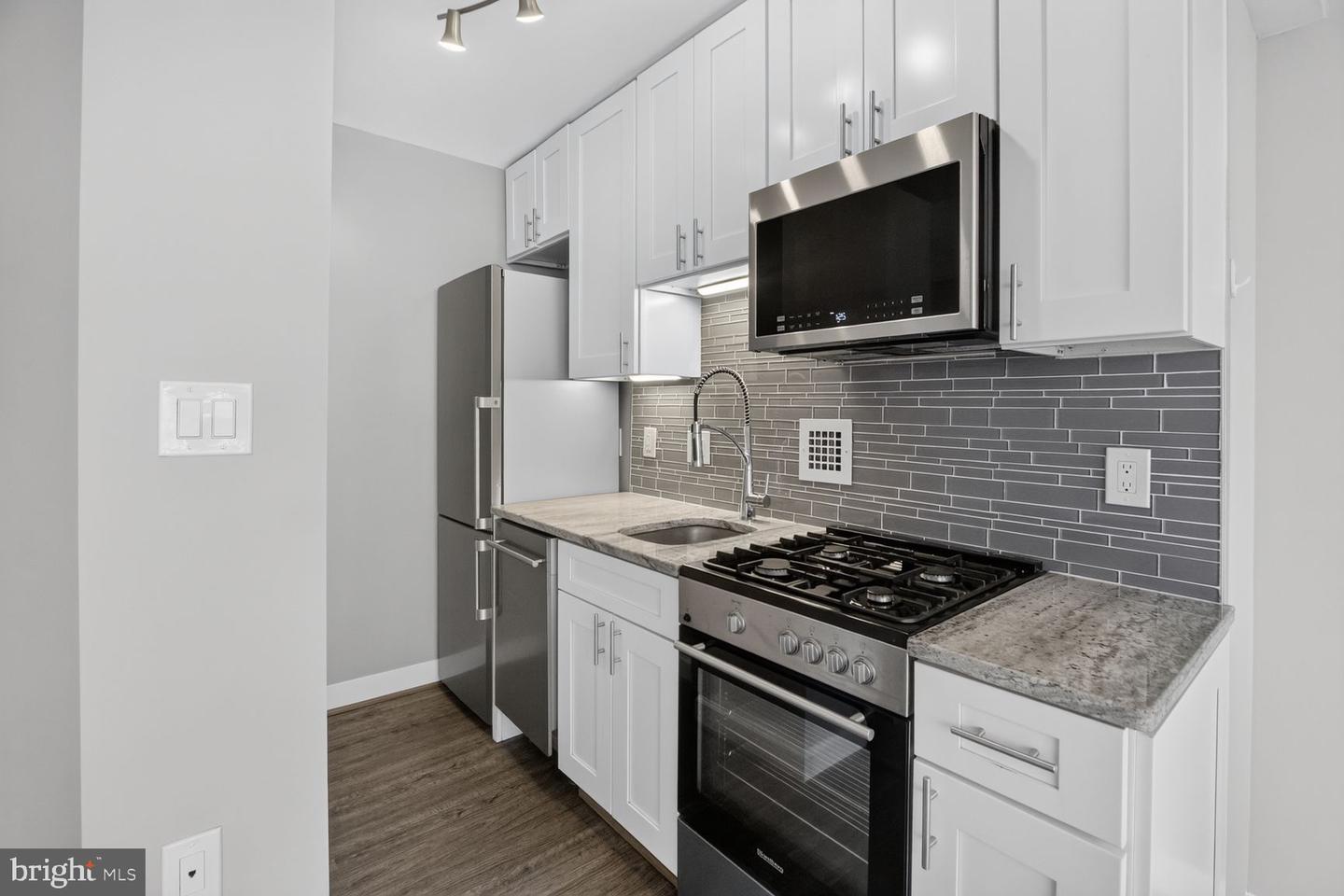 5500 Friendship Blvd #1121n Property Photo 13