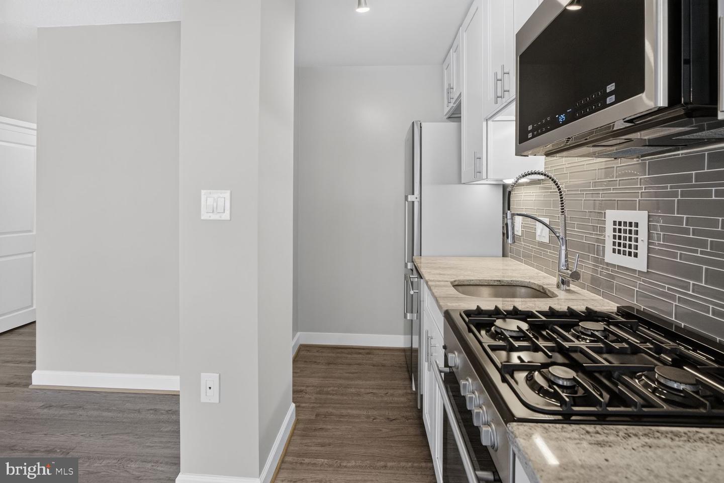 5500 Friendship Blvd #1121n Property Photo 14