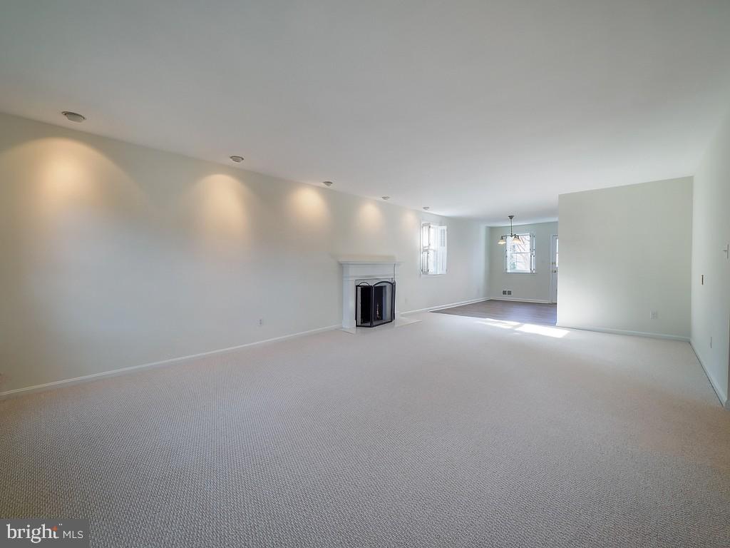 2702 Navarre Dr Property Photo 4