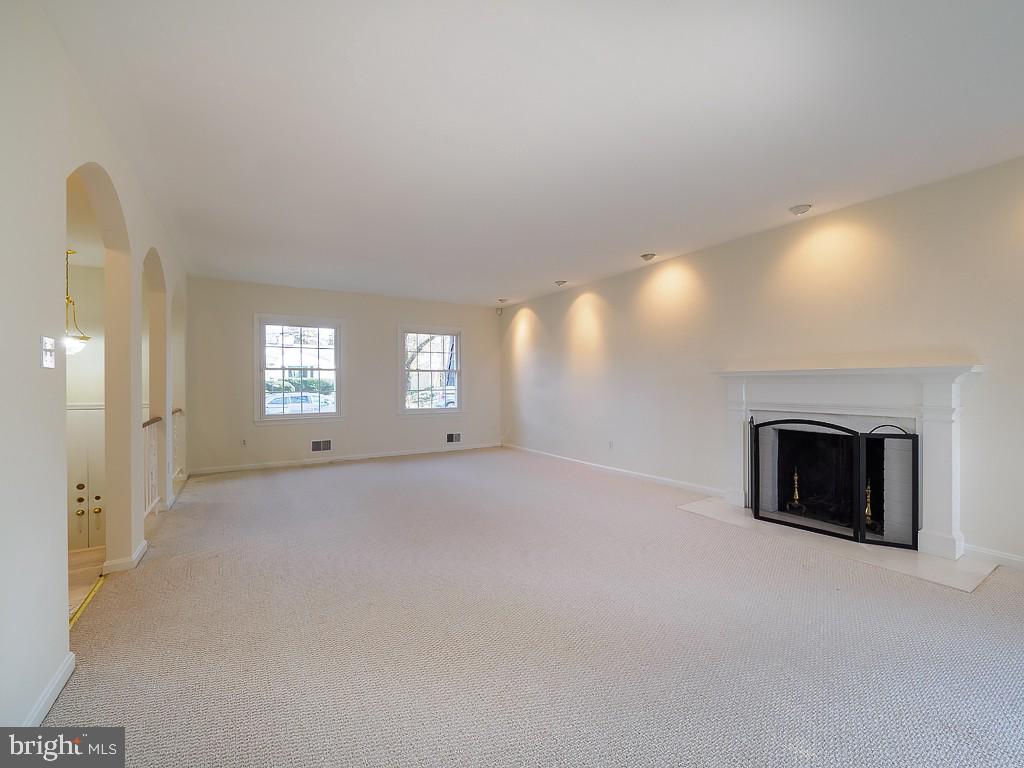 2702 Navarre Dr Property Photo 5
