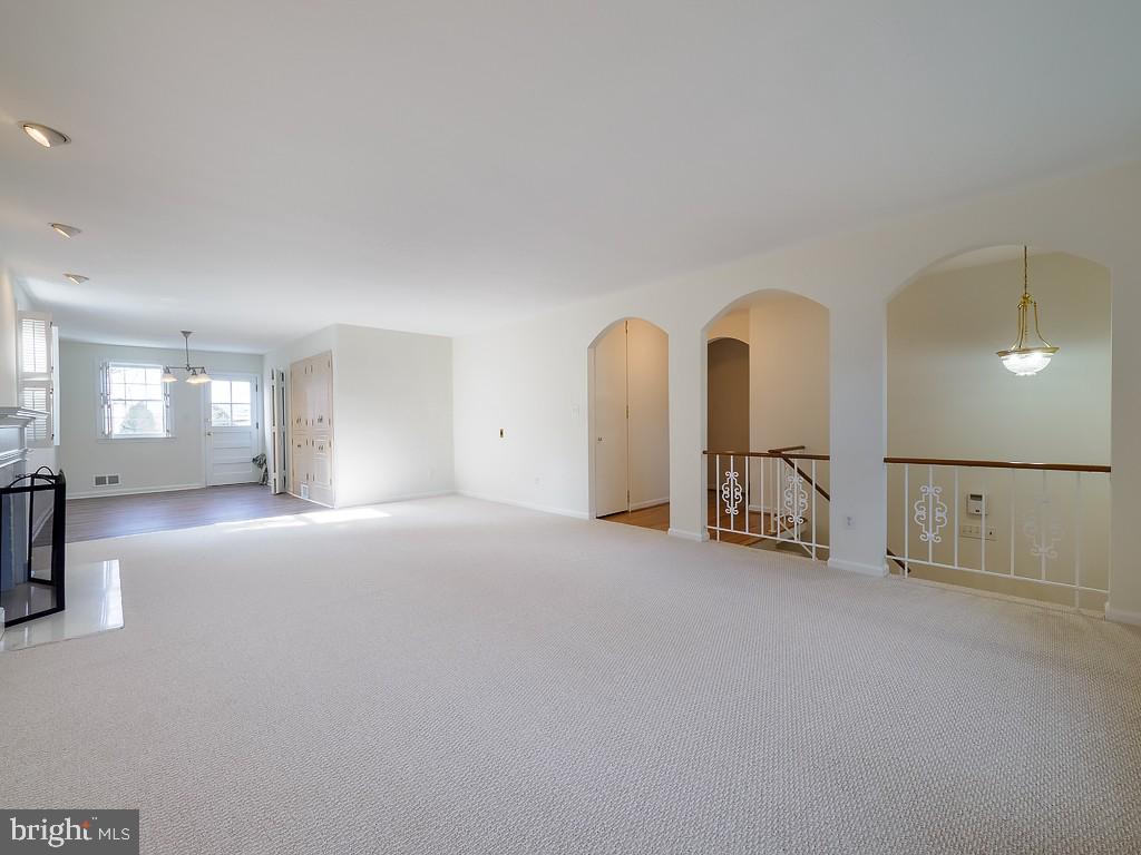 2702 Navarre Dr Property Photo 9