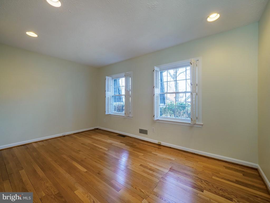 2702 Navarre Dr Property Photo 22