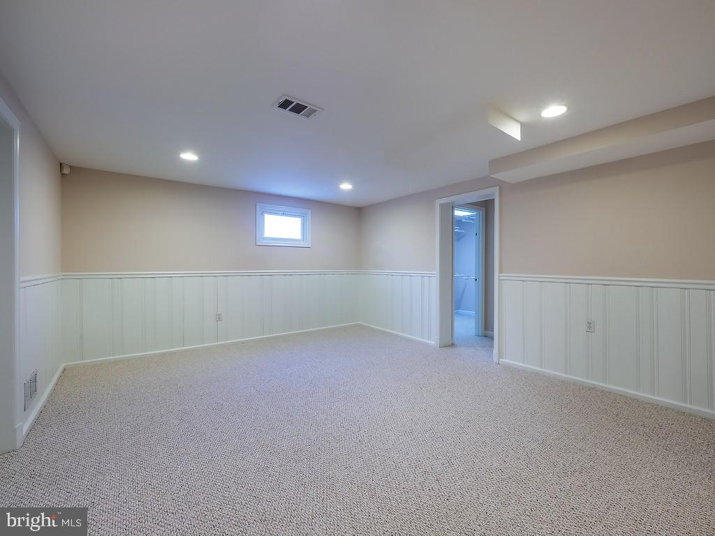 2702 Navarre Dr Property Photo 26