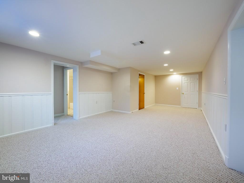 2702 Navarre Dr Property Photo 27