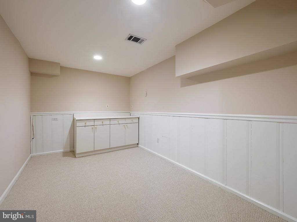2702 Navarre Dr Property Photo 33