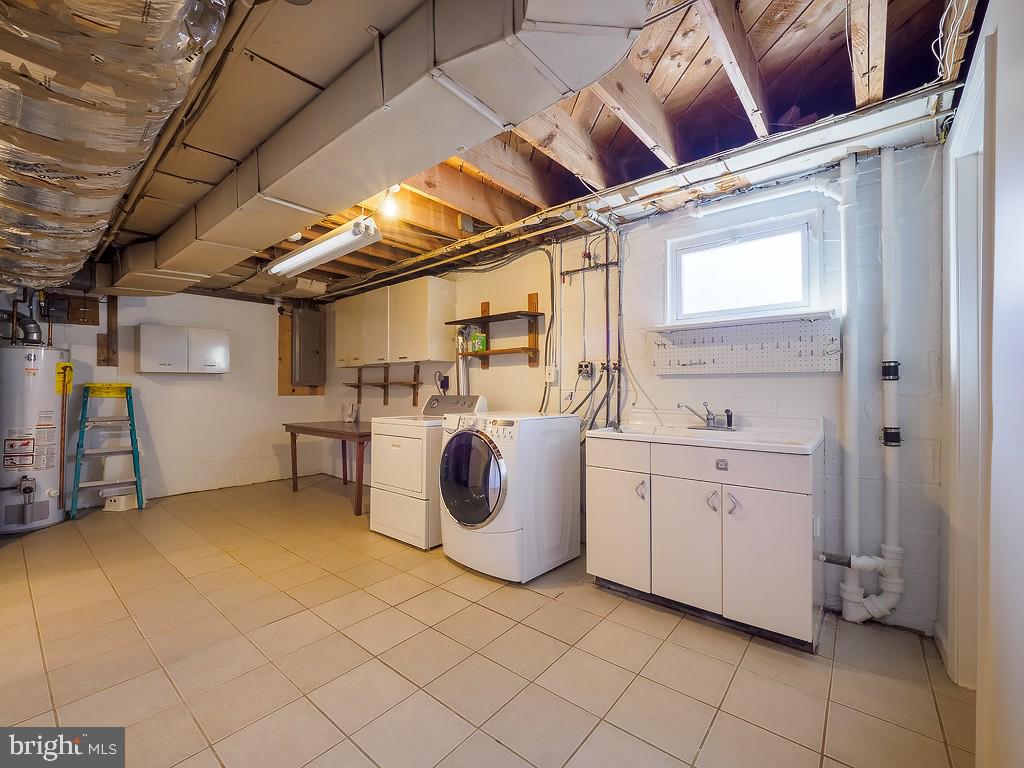 2702 Navarre Dr Property Photo 36