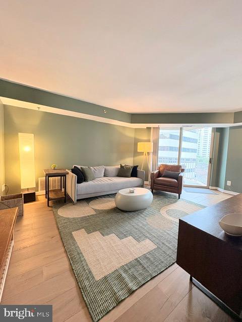 7500 Woodmont Ave #s907 Property Photo 4