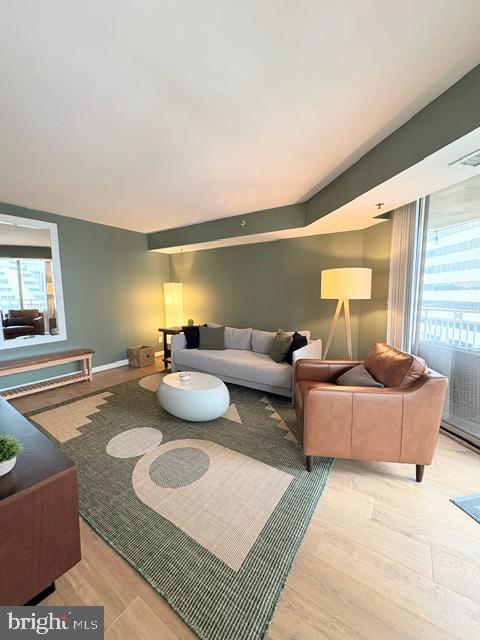 7500 Woodmont Ave #s907 Property Photo 5