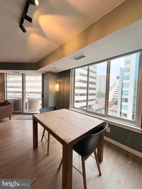 7500 Woodmont Ave #s907 Property Photo 12