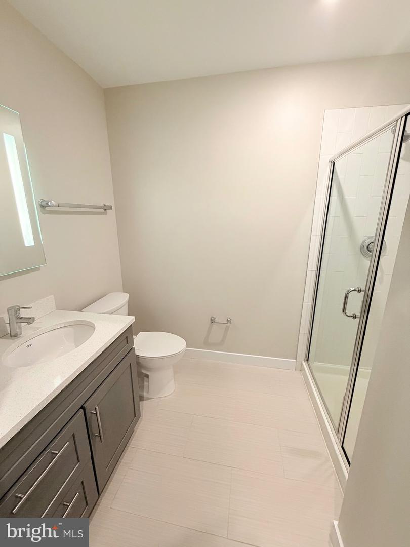 1320 Fenwick Ln #309 Property Photo 7