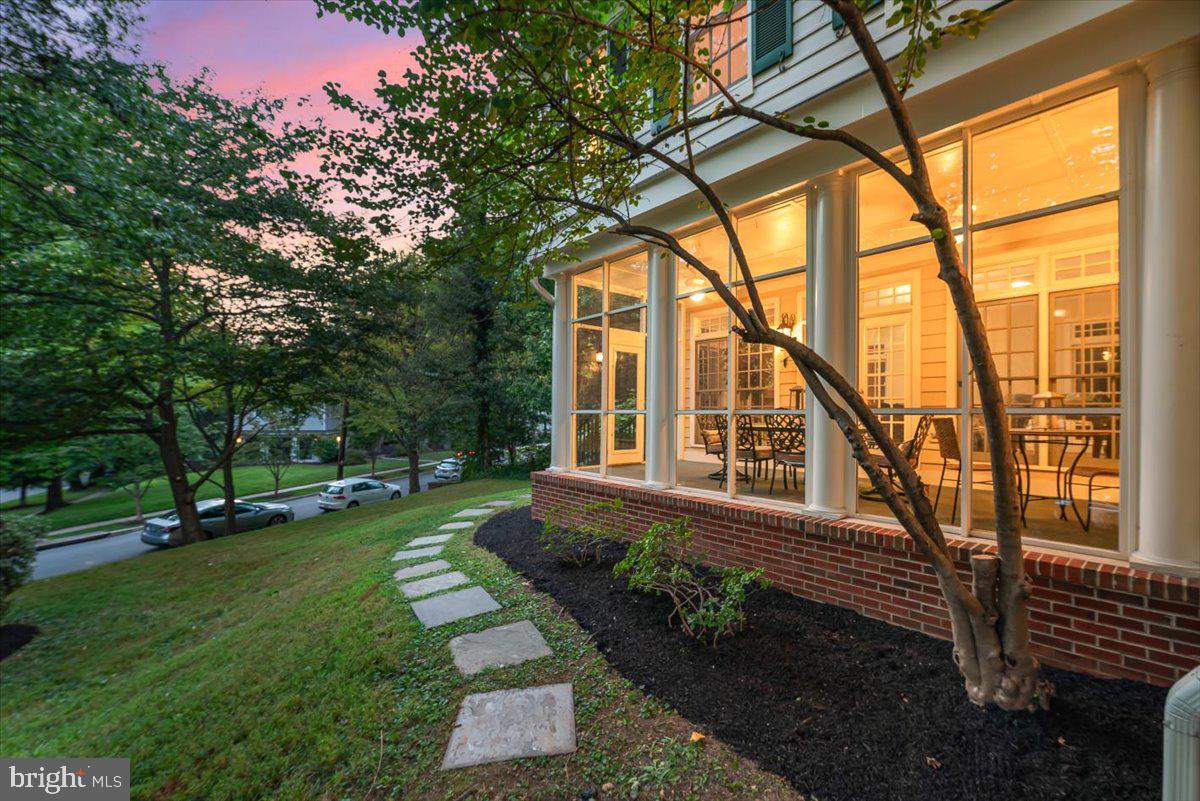 6807 Meadow Ln Property Photo 3