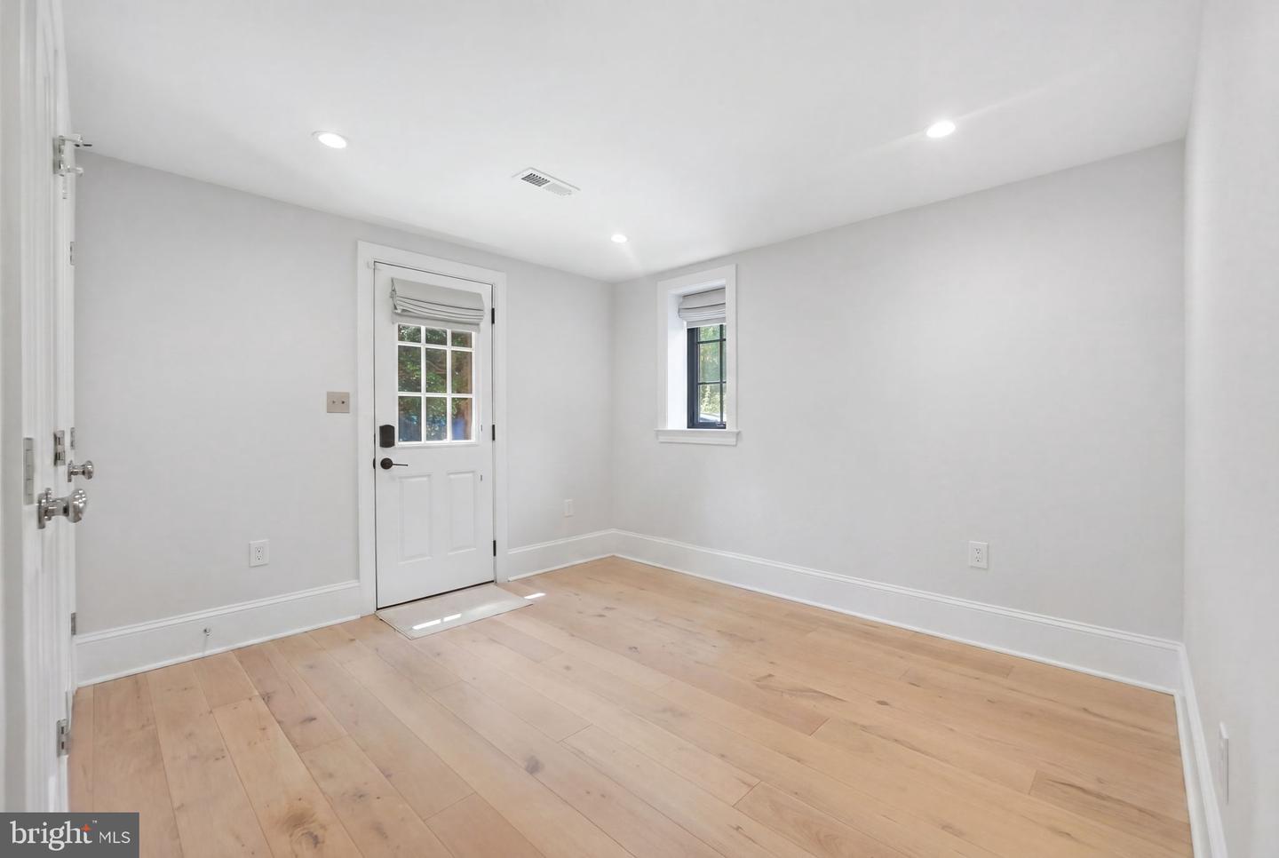 5602 York Ln Property Photo 27