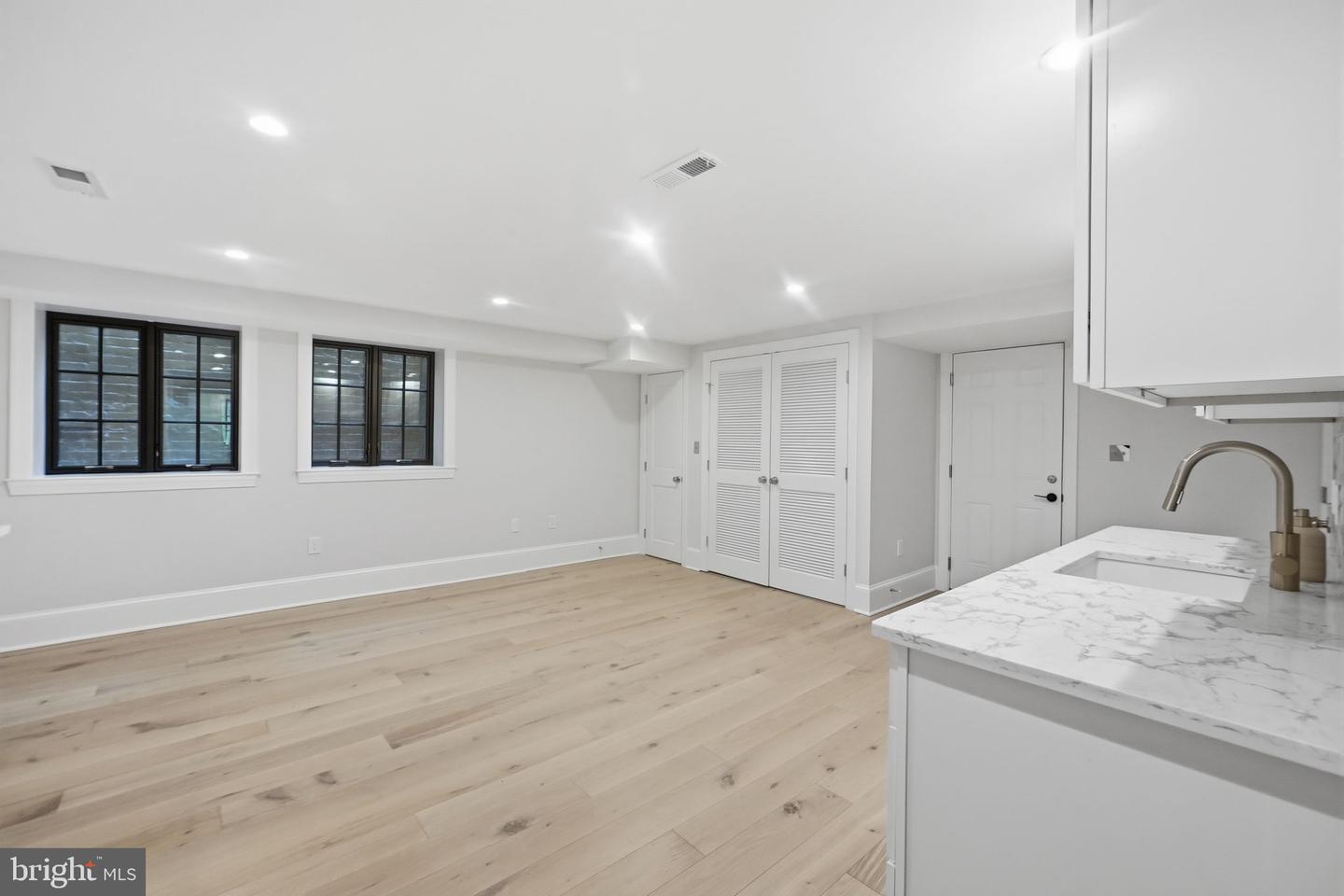 5602 York Ln Property Photo 29
