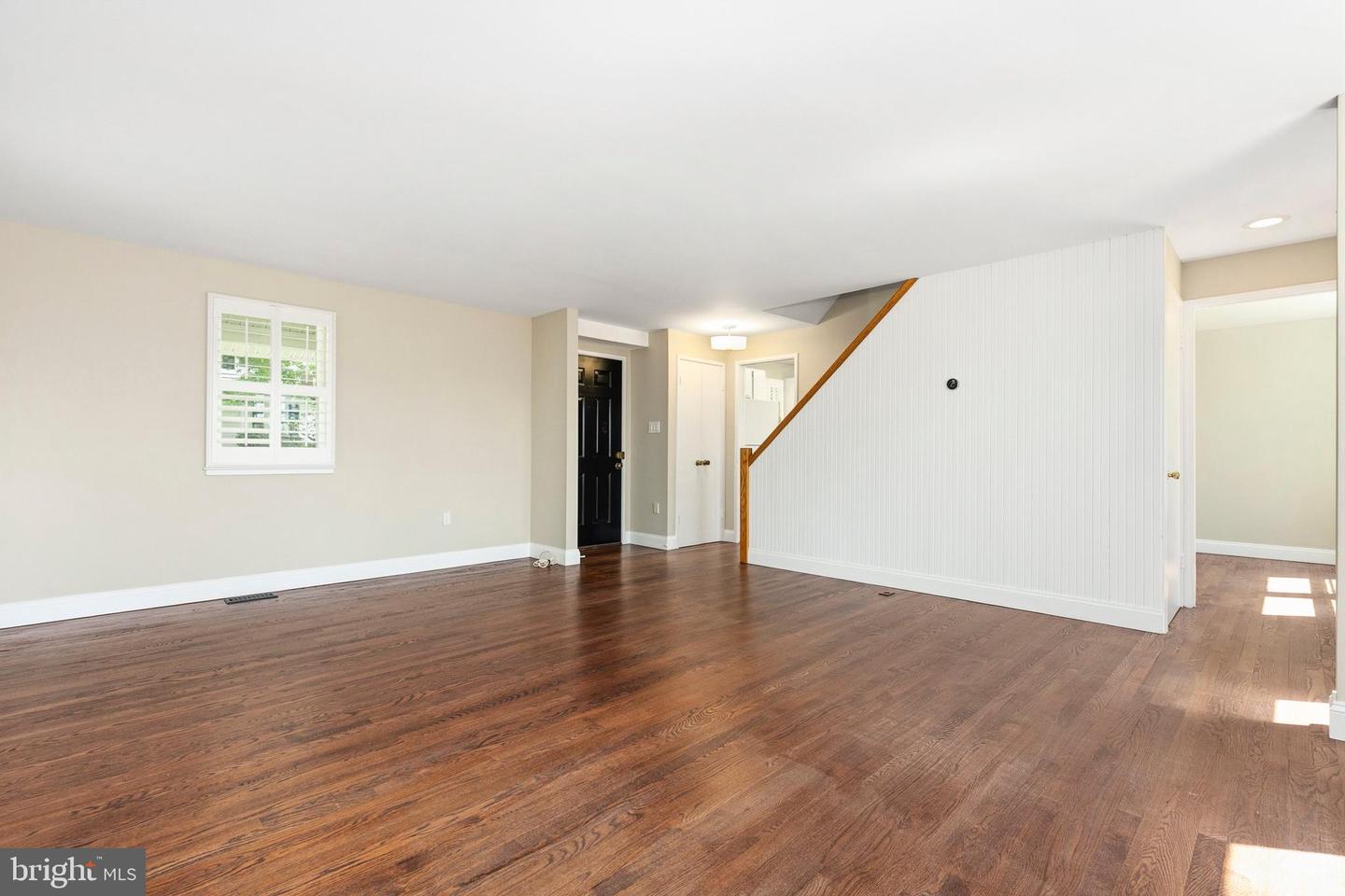 9406 Hale Pl Property Photo 5