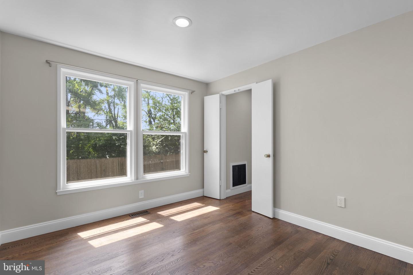 9406 Hale Pl Property Photo 9