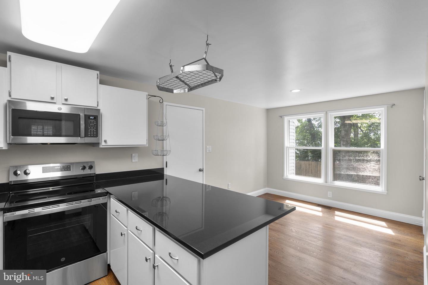 9406 Hale Pl Property Photo 14