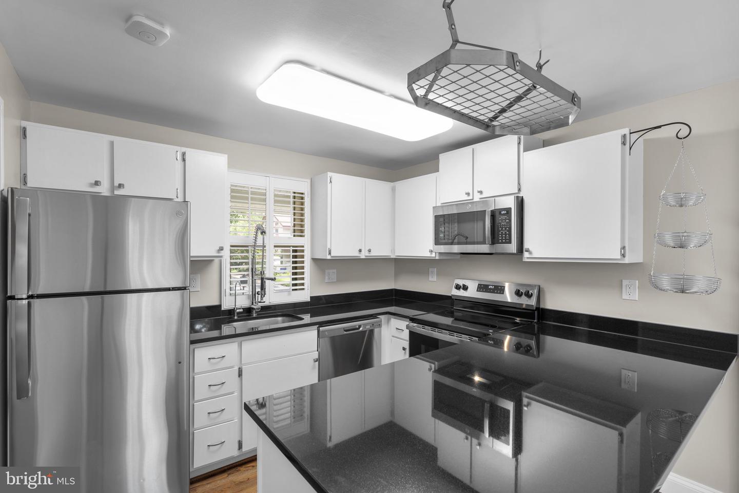 9406 Hale Pl Property Photo 16