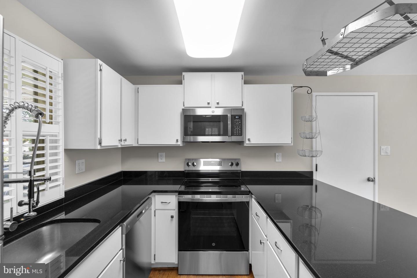 9406 Hale Pl Property Photo 17