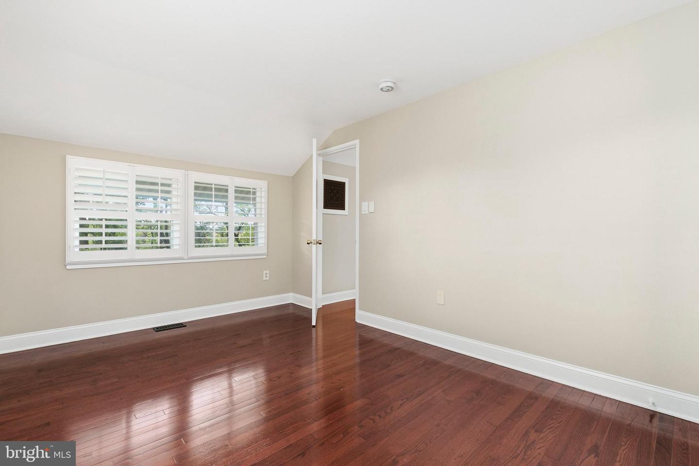 9406 Hale Pl Property Photo 18