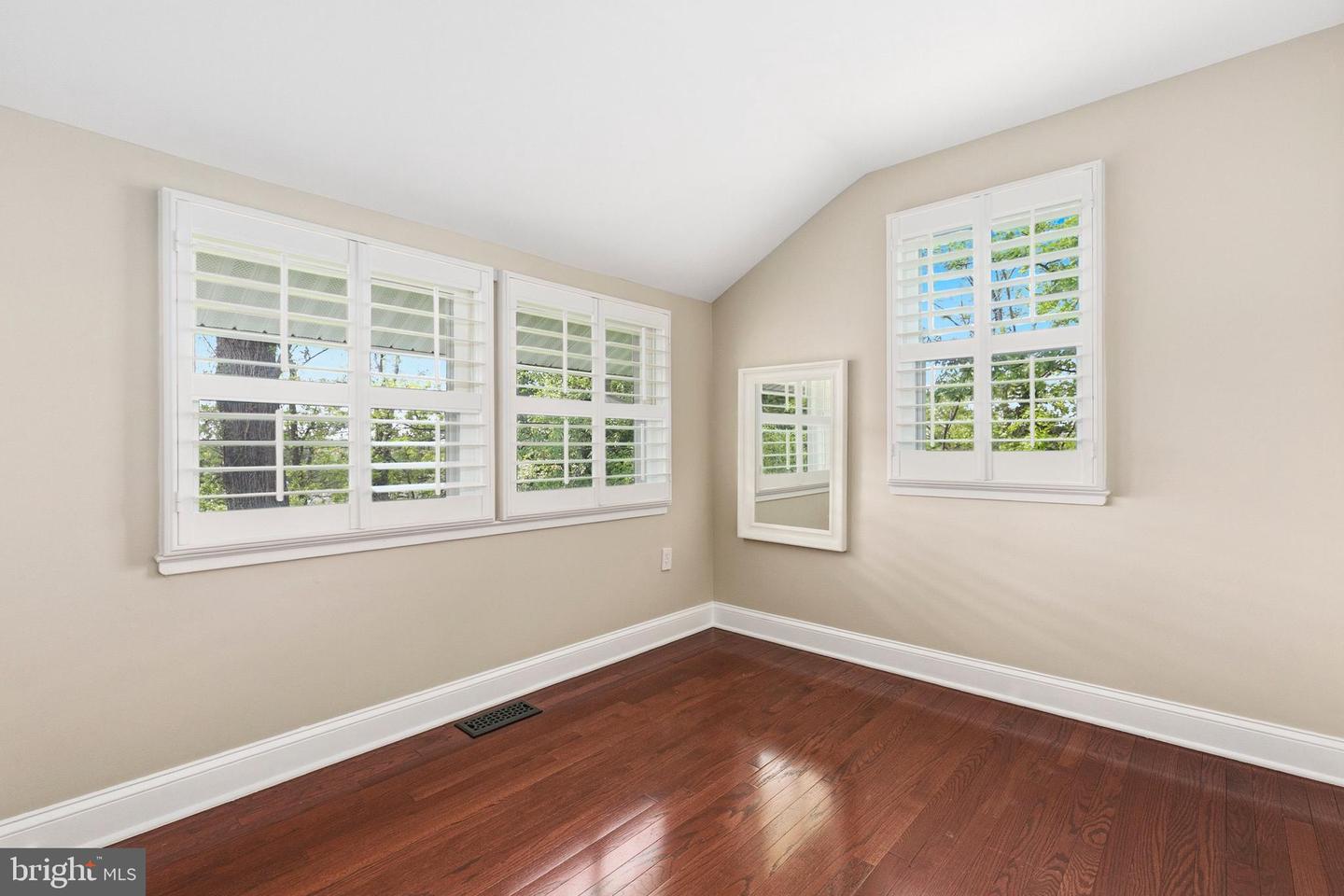 9406 Hale Pl Property Photo 24