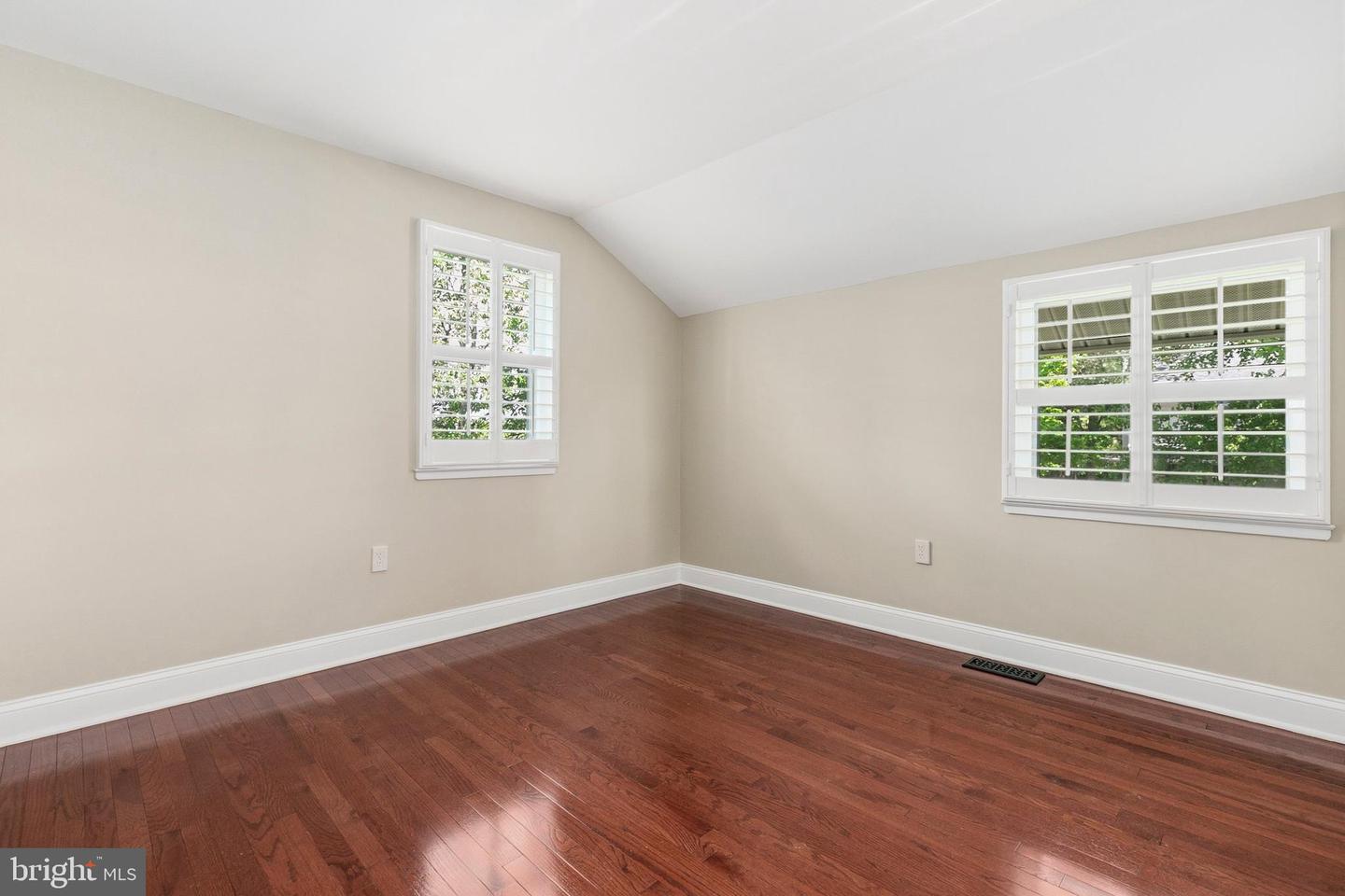 9406 Hale Pl Property Photo 29