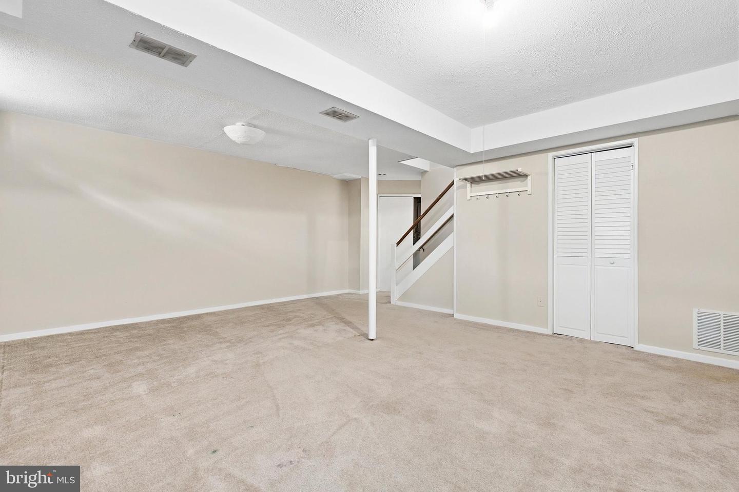 9406 Hale Pl Property Photo 32