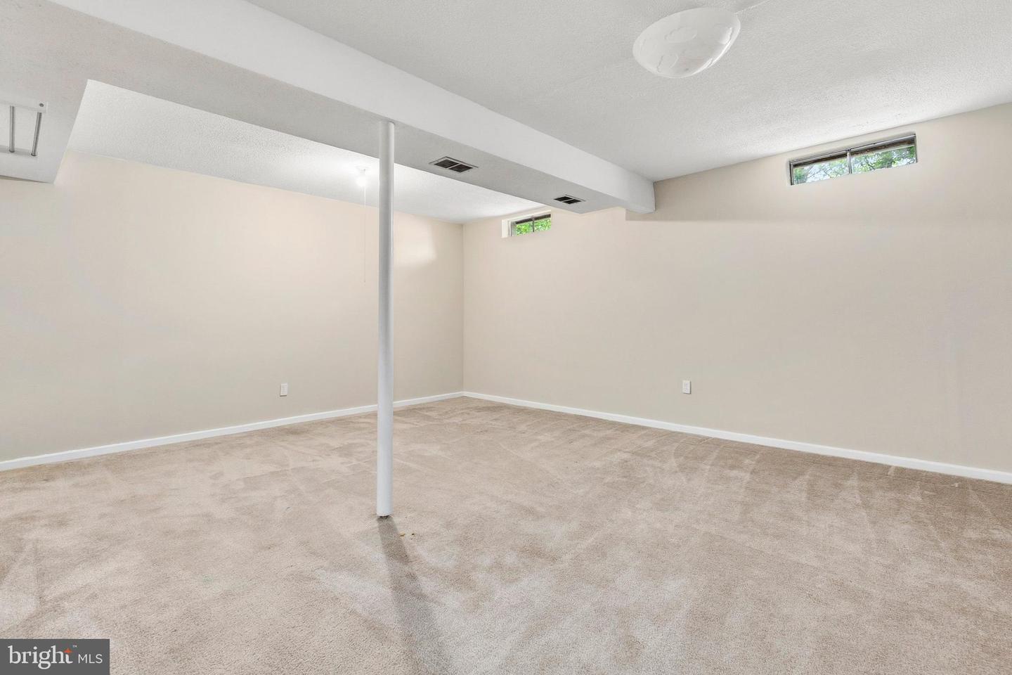 9406 Hale Pl Property Photo 33