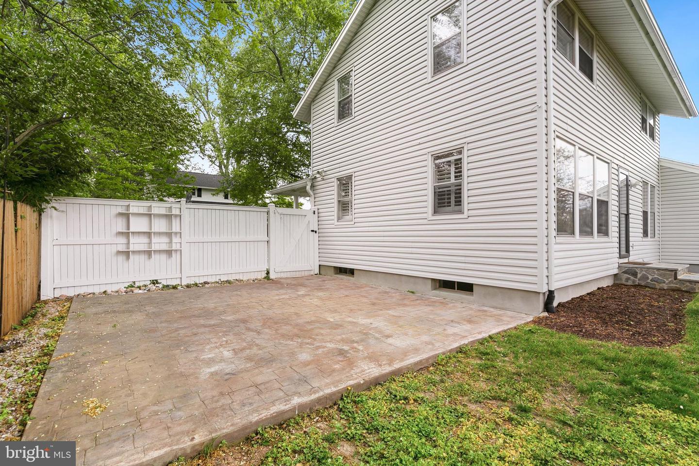 9406 Hale Pl Property Photo 37