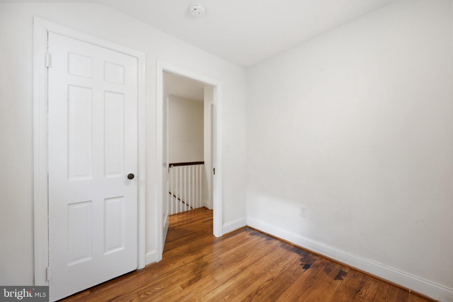 240 Whitmoor Ter Property Photo 22