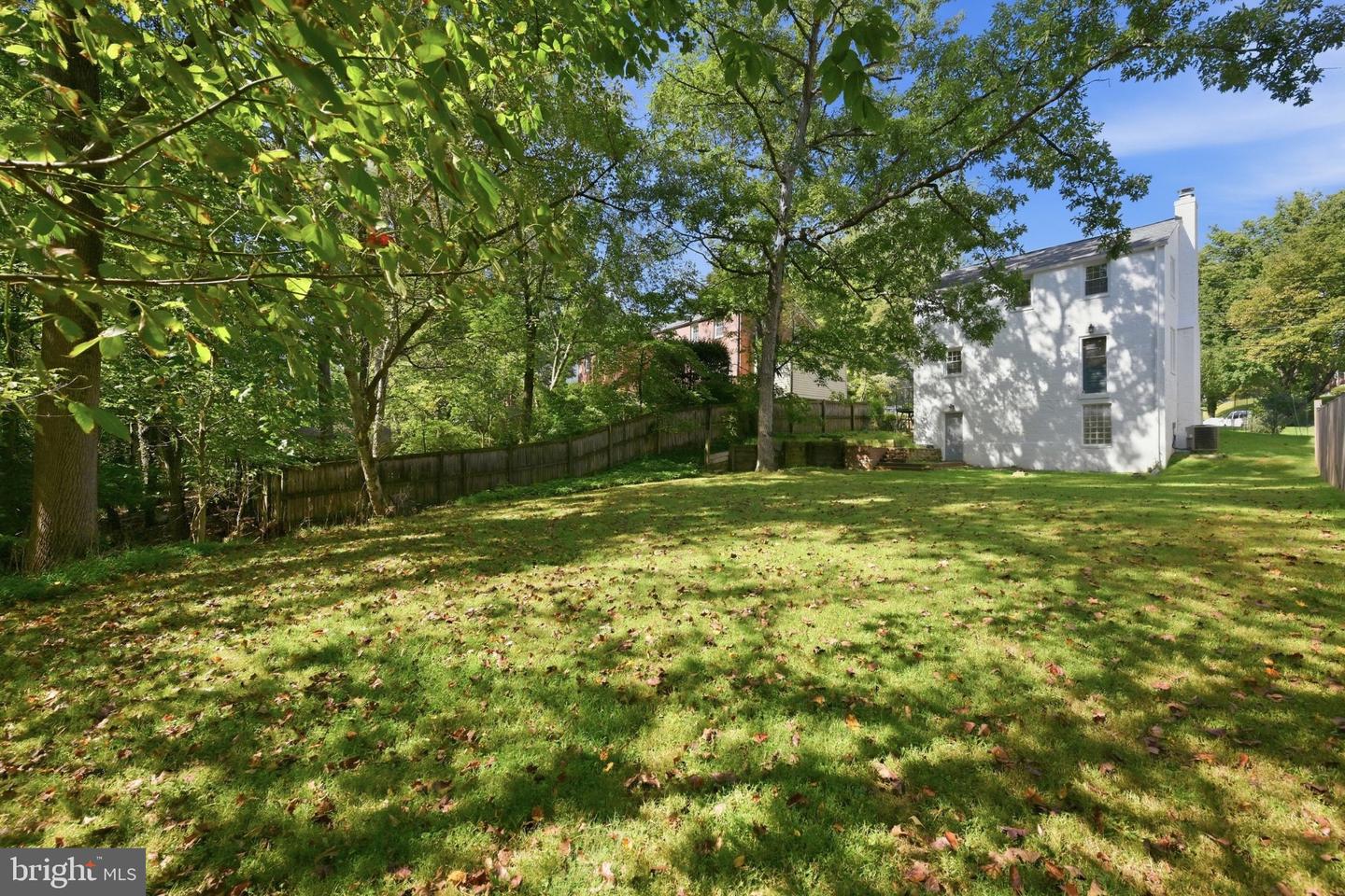240 Whitmoor Ter Property Photo 35